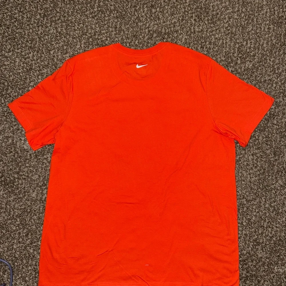 Nike Orange Short Sleeve Tee - Picture 2 of 4